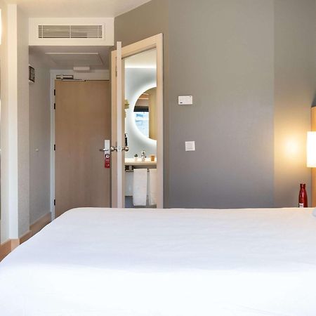 Ibis Madrid Alcobendas Exterior photo