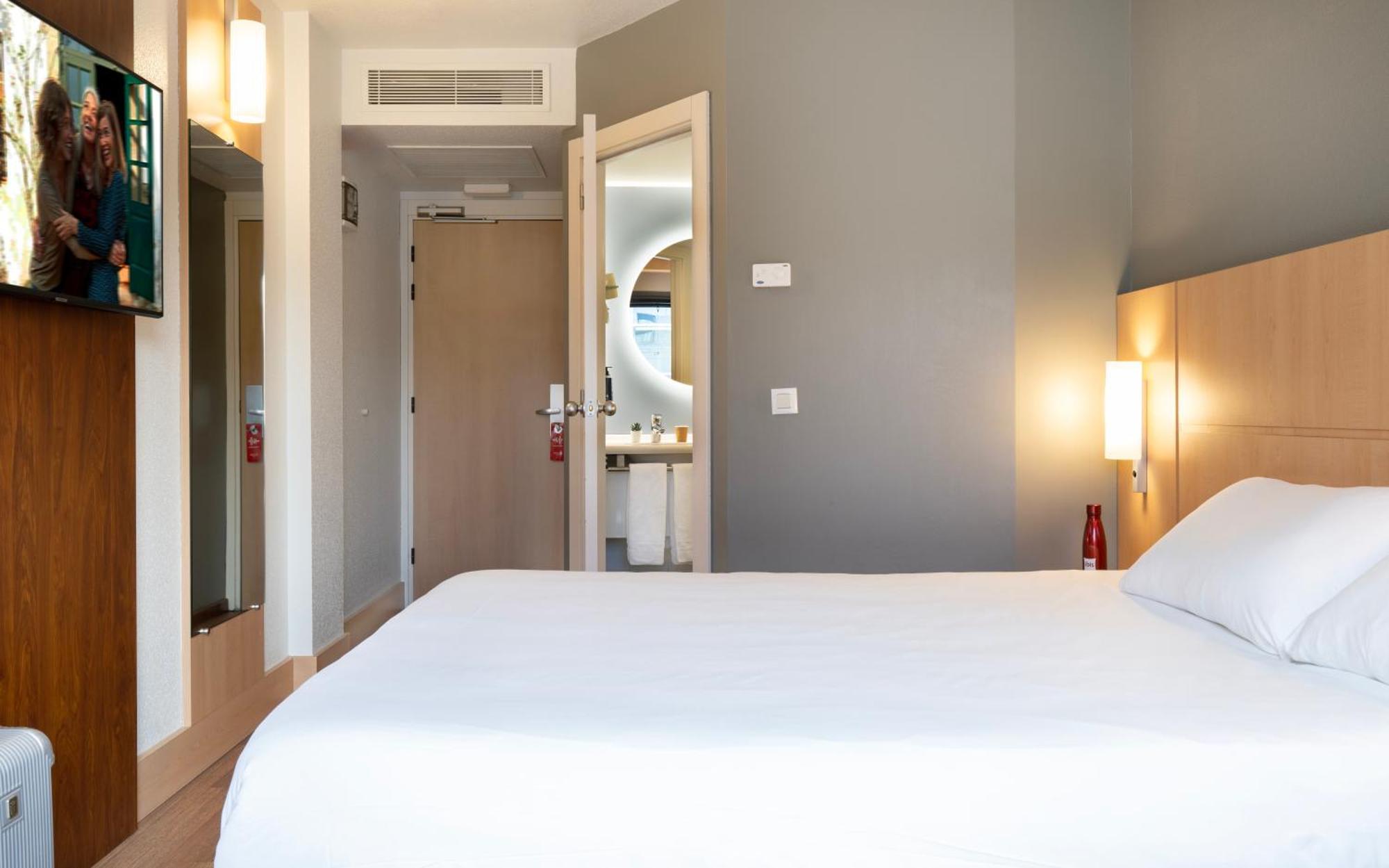 Ibis Madrid Alcobendas Exterior photo