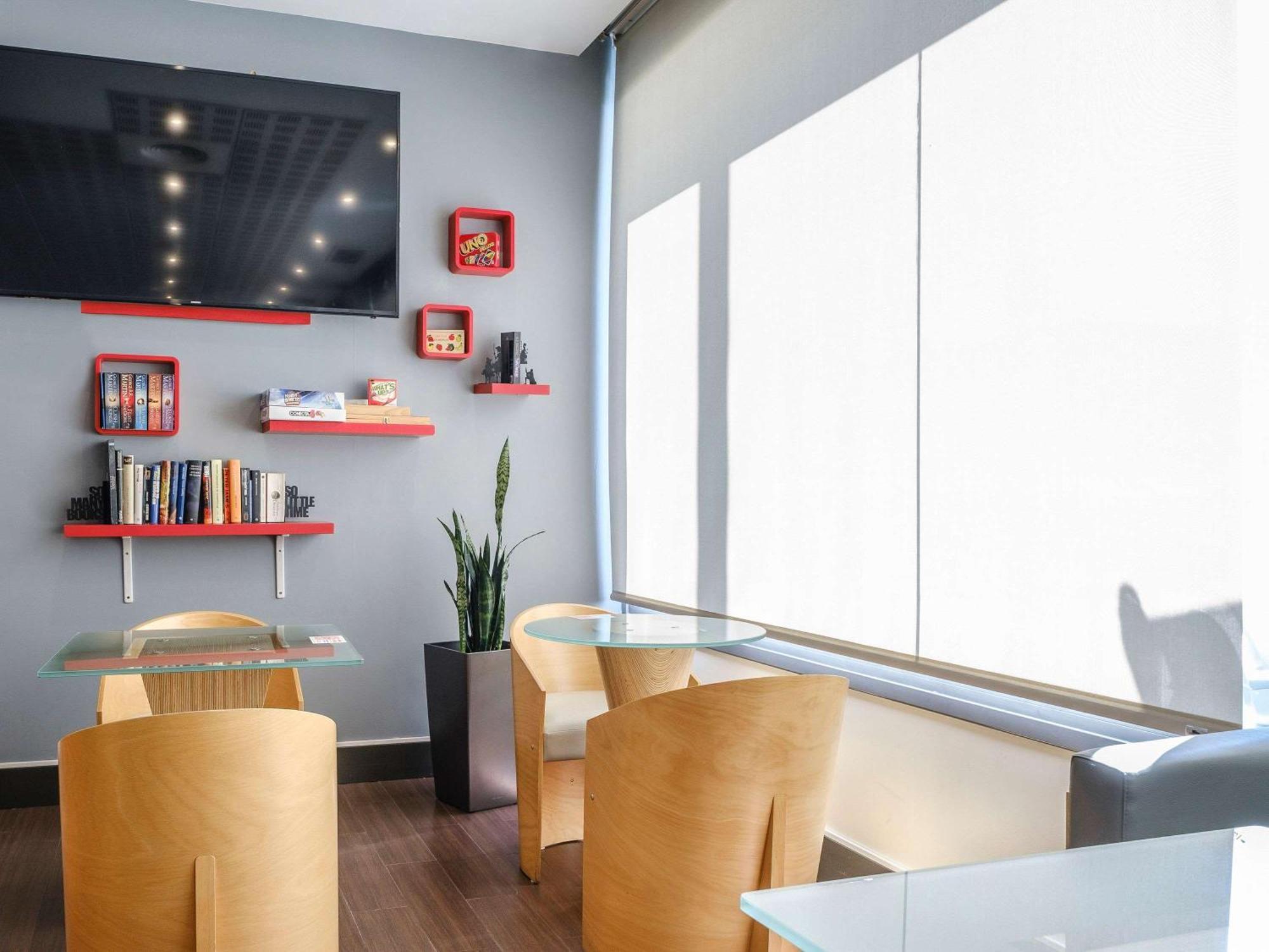 Ibis Madrid Alcobendas Exterior photo